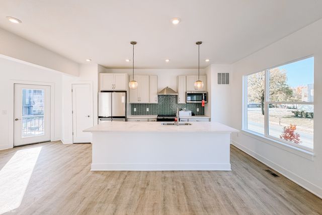 2151 N College Avenue, Indianapolis, IN 46202