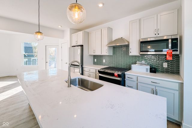 2151 N College Avenue, Indianapolis, IN 46202