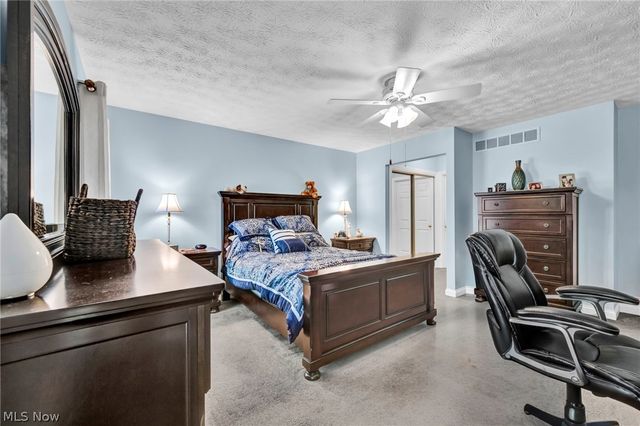 11211 Cinnamon Boulevard, North Royalton, OH 44133