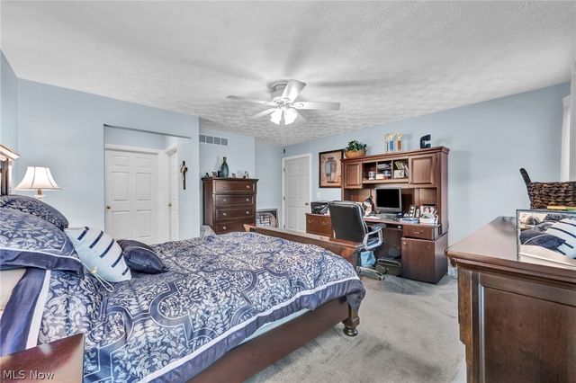 11211 Cinnamon Boulevard, North Royalton, OH 44133