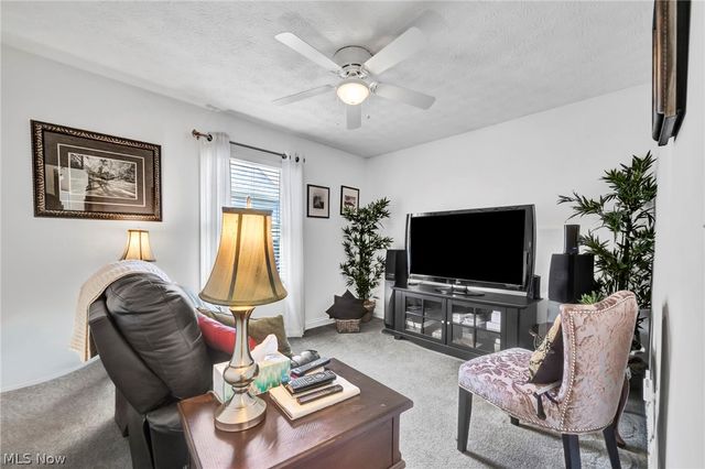 11211 Cinnamon Boulevard, North Royalton, OH 44133