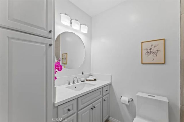 17008 Hartland St, Lake Balboa, CA 91406