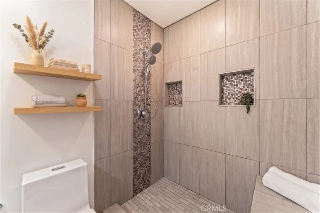 17008 Hartland St, Lake Balboa, CA 91406