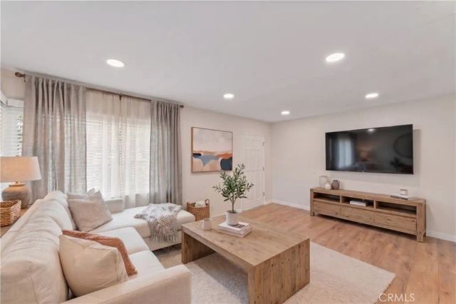 17008 Hartland St, Lake Balboa, CA 91406