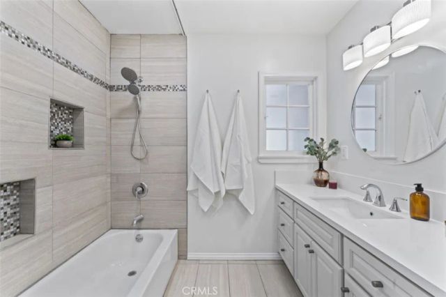 17008 Hartland St, Lake Balboa, CA 91406