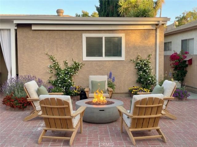 17008 Hartland St, Lake Balboa, CA 91406