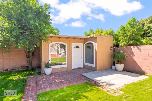 17008 Hartland St, Lake Balboa, CA 91406