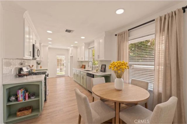 17008 Hartland St, Lake Balboa, CA 91406