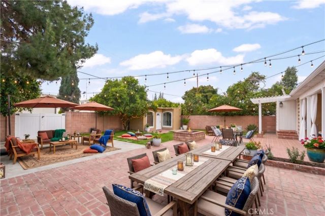 17008 Hartland St, Lake Balboa, CA 91406
