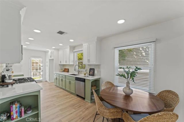 17008 Hartland St, Lake Balboa, CA 91406