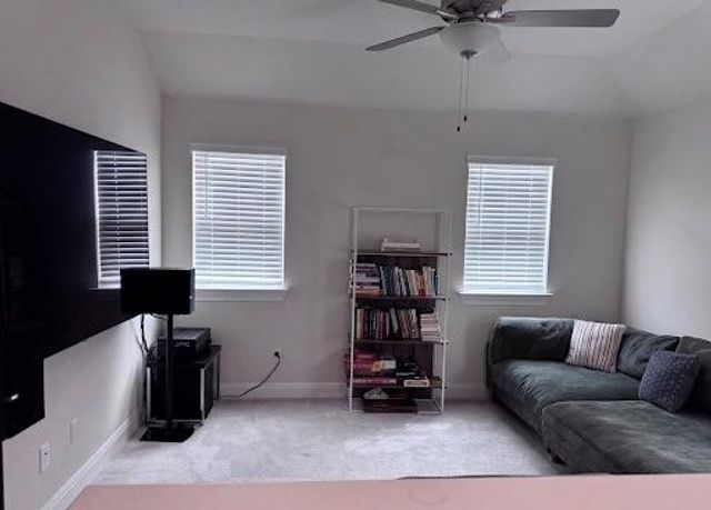 266 Sugar Cane RD, Buda, TX 78610