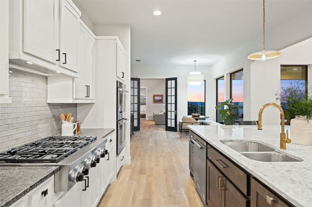 204 Ringtail Stream DR, Lakeway, TX 78738