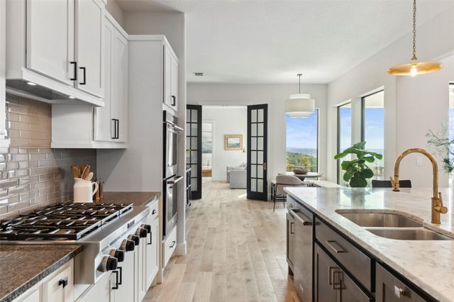 204 Ringtail Stream DR, Lakeway, TX 78738