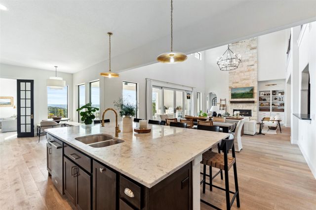 204 Ringtail Stream DR, Lakeway, TX 78738