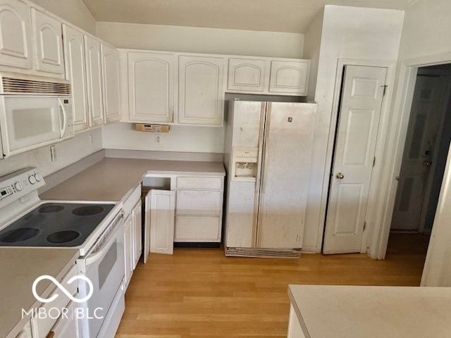 5401 Chestnut Woods Drive, Indianapolis, IN 46224