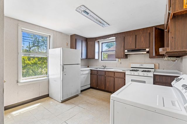 10 Alcott St, Boston, MA 02134