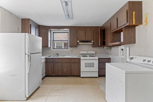 10 Alcott St, Boston, MA 02134