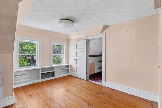 10 Alcott St, Boston, MA 02134