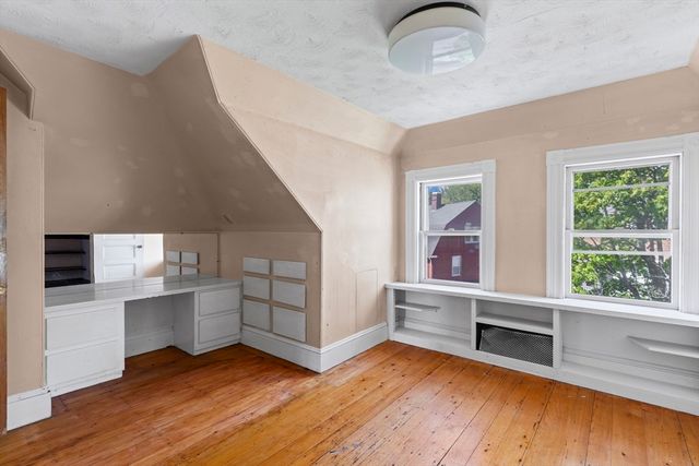 10 Alcott St, Boston, MA 02134