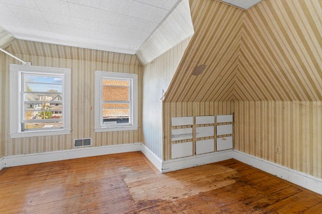 10 Alcott St, Boston, MA 02134