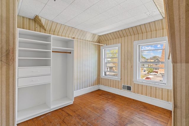 10 Alcott St, Boston, MA 02134
