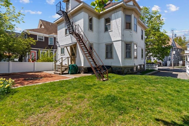 10 Alcott St, Boston, MA 02134