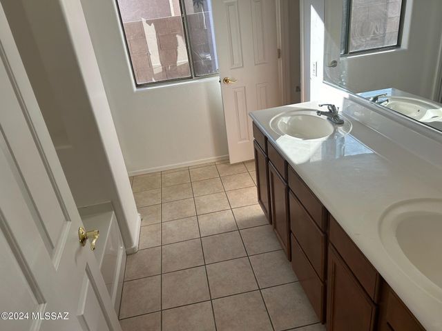 12822 E Red Iron, Vail, AZ 85641