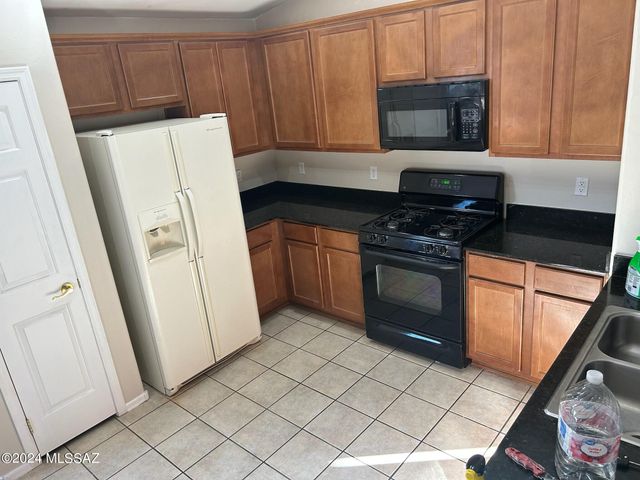 12822 E Red Iron, Vail, AZ 85641