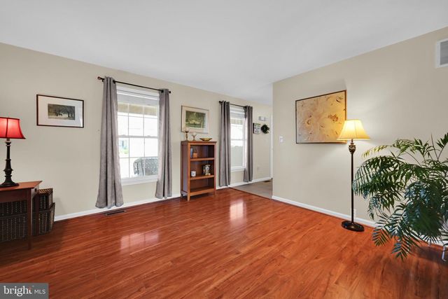 4 OSWEGO LN, Reading, PA 19605