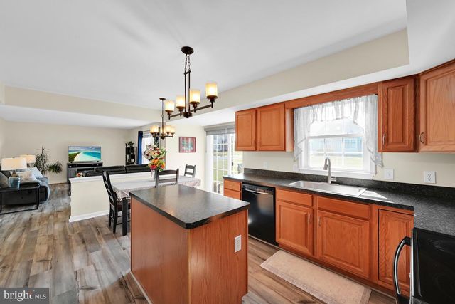 4 OSWEGO LN, Reading, PA 19605