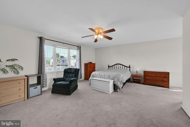 4 OSWEGO LN, Reading, PA 19605