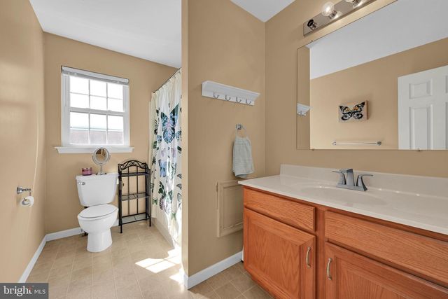 4 OSWEGO LN, Reading, PA 19605