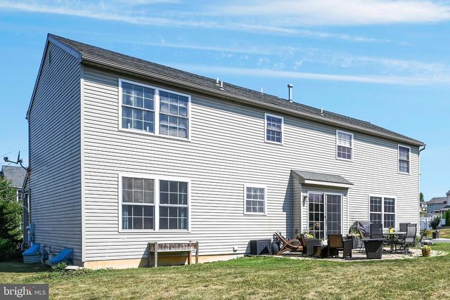 4 OSWEGO LN, Reading, PA 19605