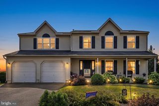 4 OSWEGO LN, Reading, PA 19605