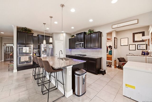 6813 CONCHO CRK, Schertz, TX 78108