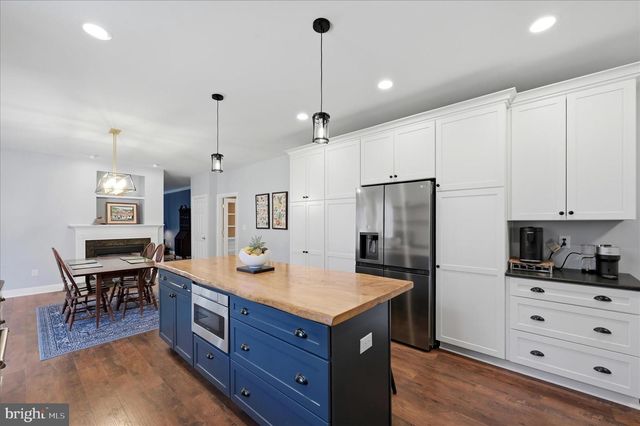 220 HERMITAGE BLVD, Berryville, VA 22611