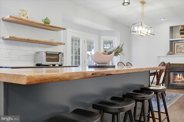 220 HERMITAGE BLVD, Berryville, VA 22611