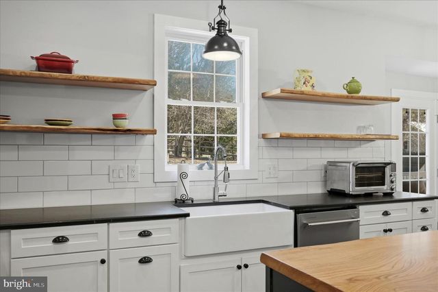 220 HERMITAGE BLVD, Berryville, VA 22611