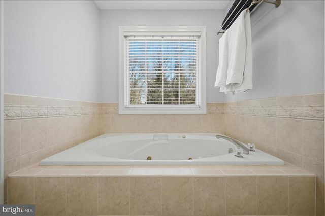 220 HERMITAGE BLVD, Berryville, VA 22611