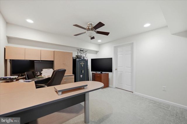 220 HERMITAGE BLVD, Berryville, VA 22611