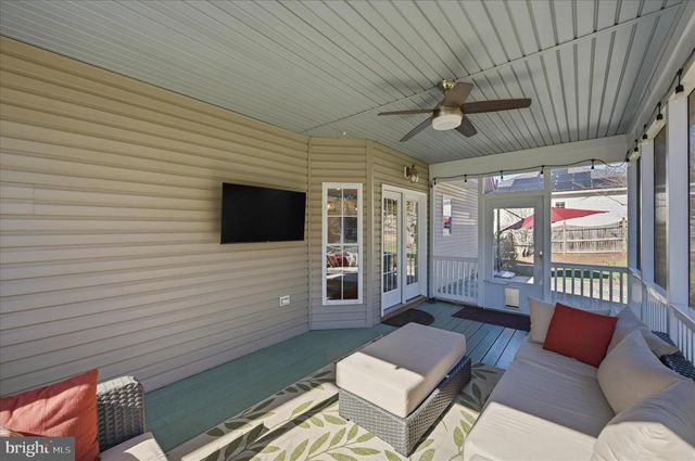 220 HERMITAGE BLVD, Berryville, VA 22611