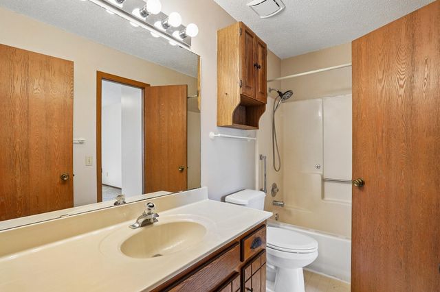 412 Whispering River Lane, Farmington, MN 55024