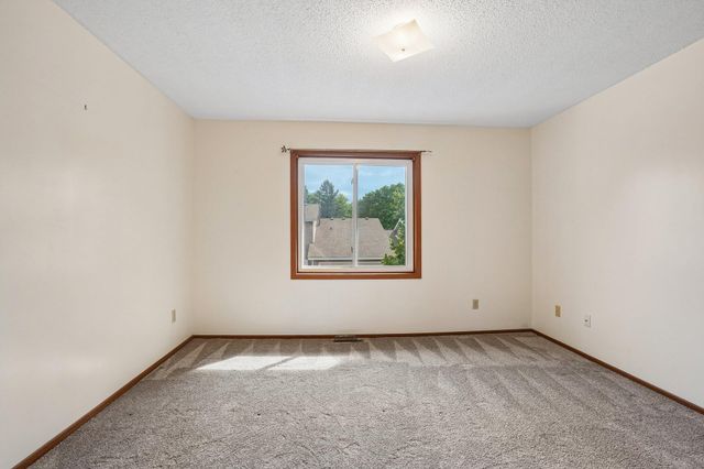 412 Whispering River Lane, Farmington, MN 55024