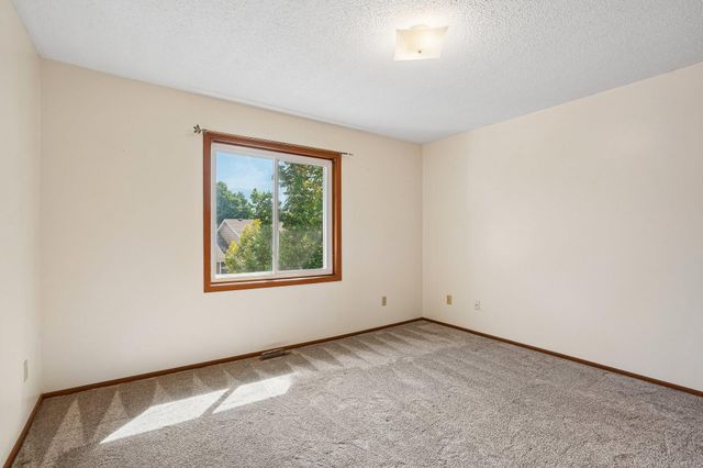 412 Whispering River Lane, Farmington, MN 55024