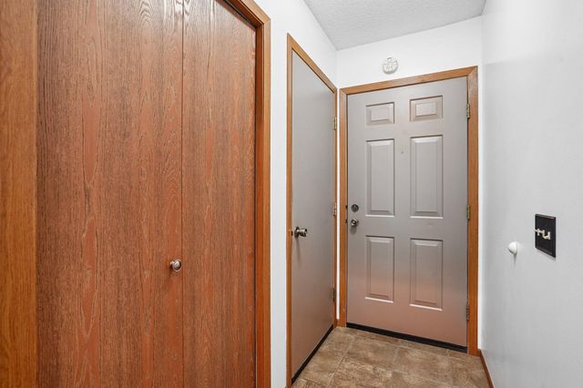 412 Whispering River Lane, Farmington, MN 55024