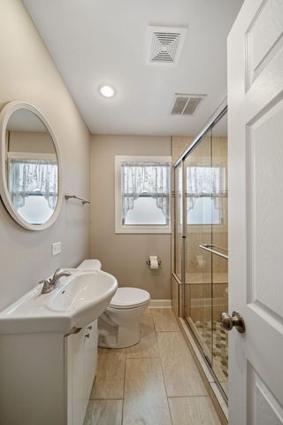 7949 Newland Avenue, Burbank, IL 60459