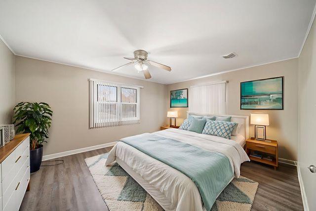 7949 Newland Avenue, Burbank, IL 60459