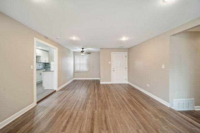 7949 Newland Avenue, Burbank, IL 60459