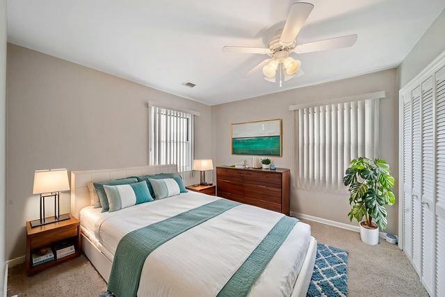 7949 Newland Avenue, Burbank, IL 60459