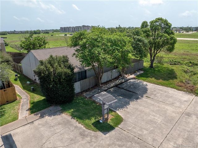 1847 Fox Run Drive 1 & 2, Lake Charles, LA 70605